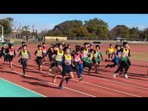 2023年12月17日㈰第2回小学生駅伝大会　ロードレース男子スタート