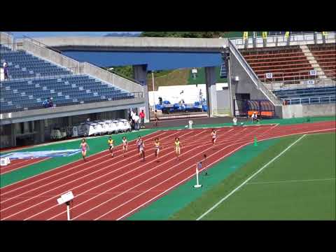 愛媛県高校新人大会2017・女子200m予選2組、1着：本岡真悠（済美高）25秒96