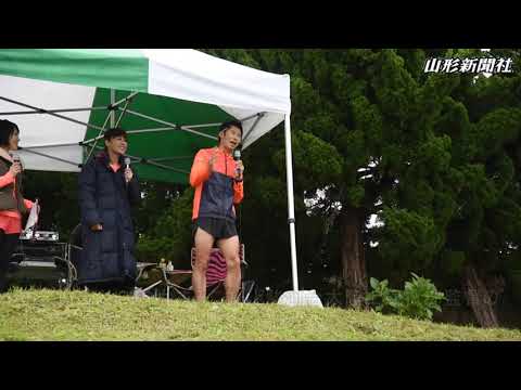 小雨の中、ランナー駆け抜け　新庄ハーフマラソン大会