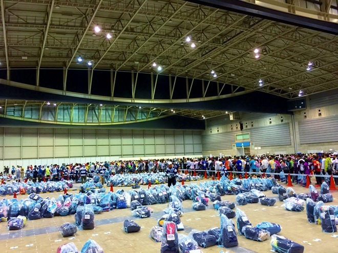 横浜マラソン2015 荷物預かり所の写真